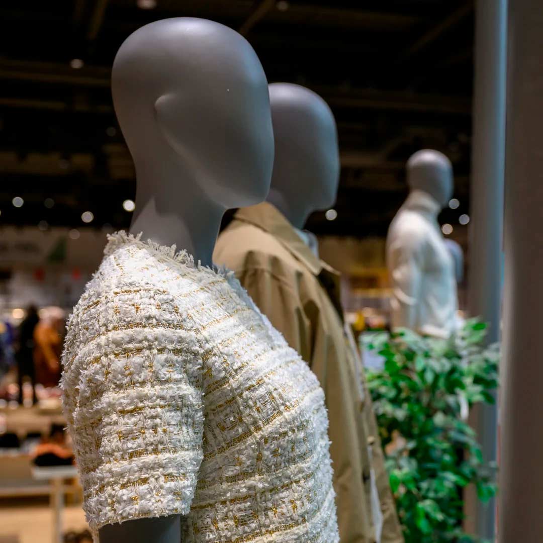 Spar op til 85% på kendte mærkevarer hos Booztlet i Copenhagen Designer Outlet. 